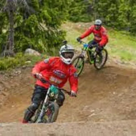 Modern High Standard Ski-in Out