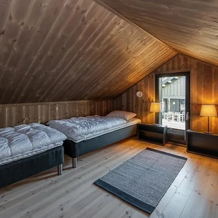 Modern High Standard Ski-in Out *