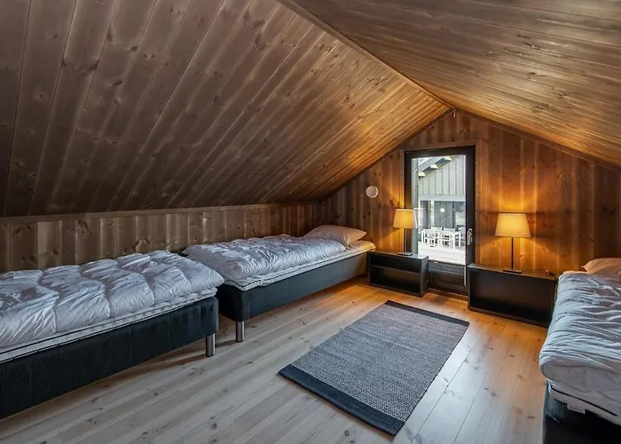 Modern High Standard Ski-in Out *