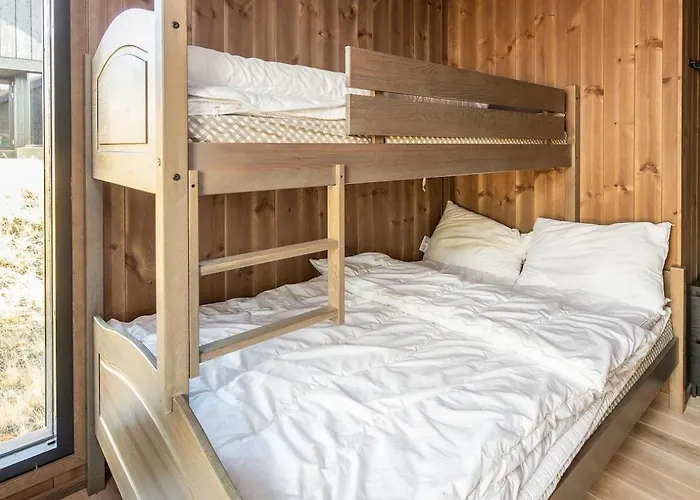 Modern High Standard Ski-in Out 哈山