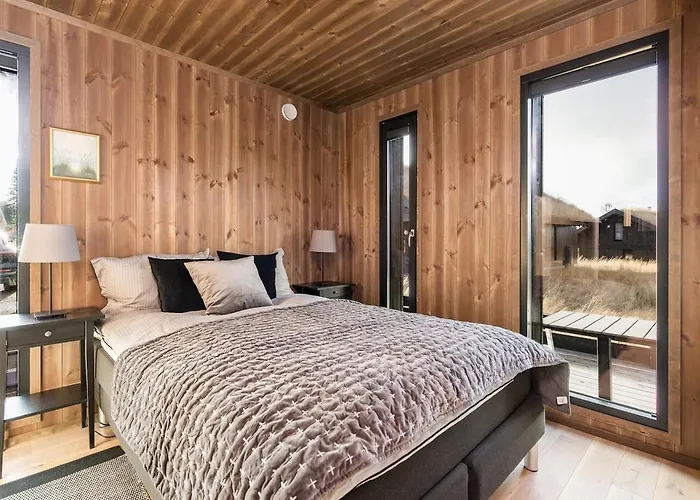 Modern High Standard Ski-in Out