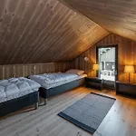 Modern High Standard Ski-in Out *